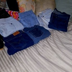 WOMANS JEANS